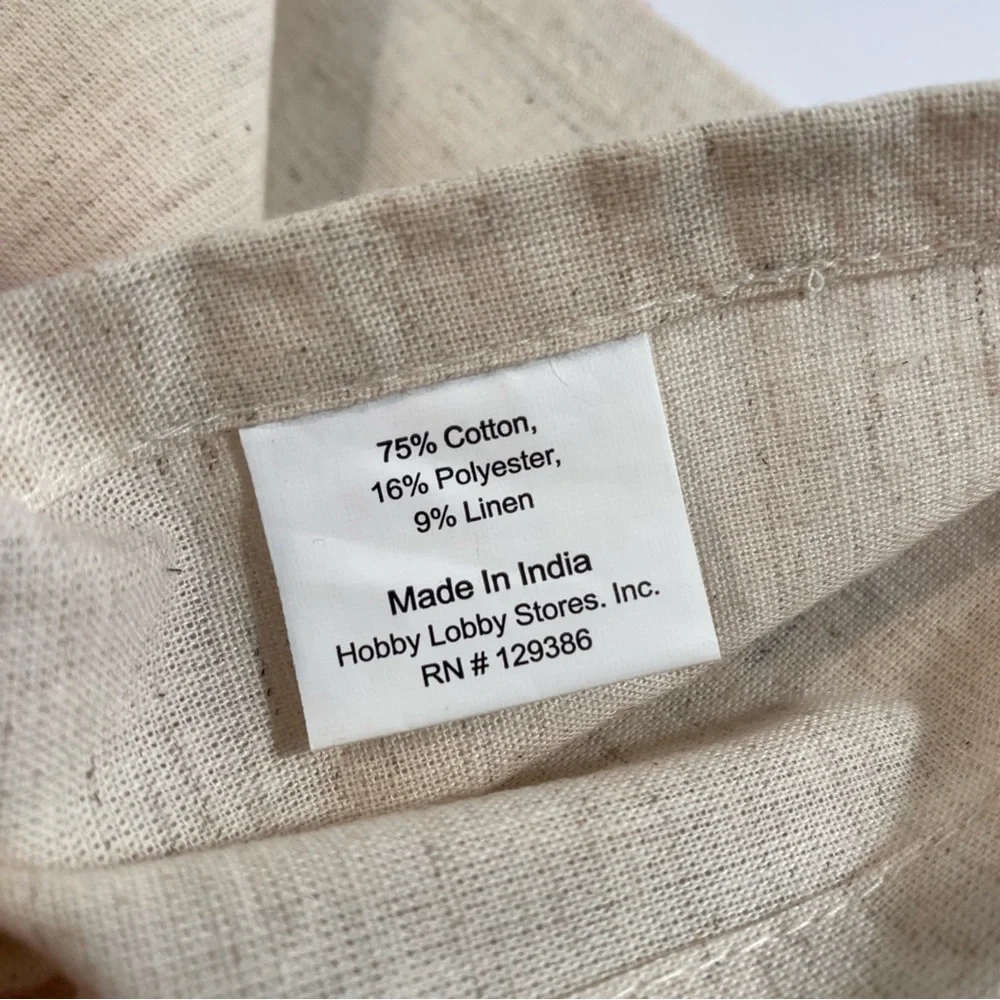 Robert Stanley Home Collection Christmas Words 4 Pack 20 x 20 Natural Napkin Set